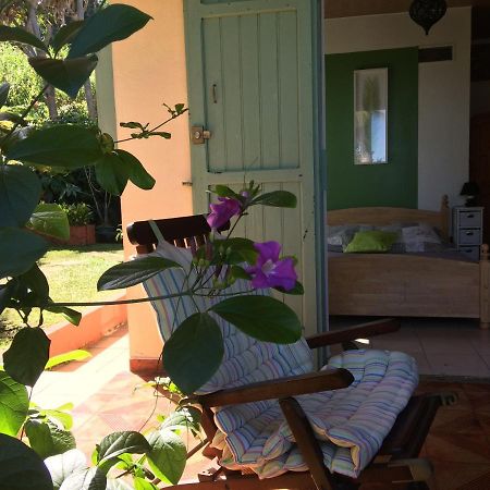 Bed and Breakfast Chez Mamie Les Avirons Экстерьер фото