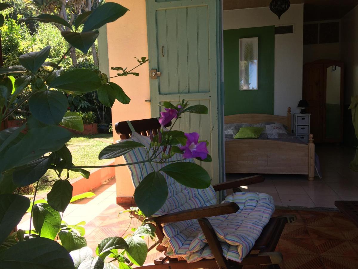 Bed and Breakfast Chez Mamie Les Avirons Экстерьер фото